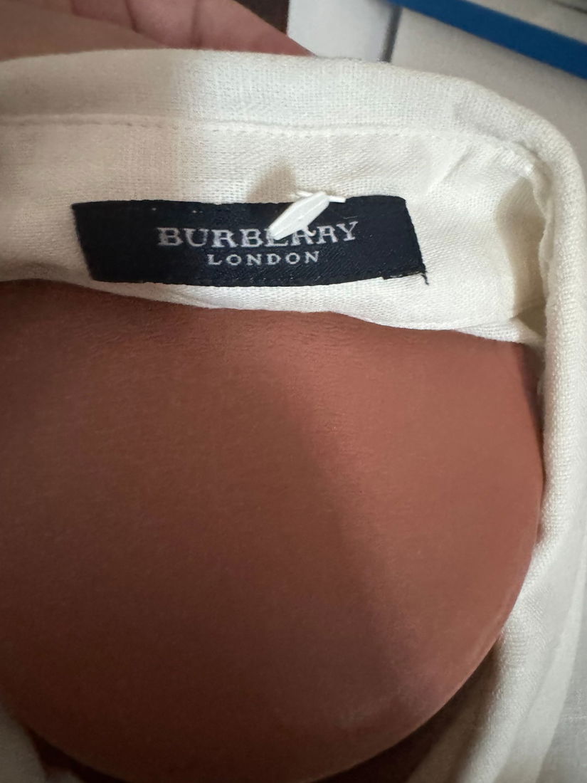 BLUZĂ IN  BURBERRY BRODATĂ MĂRIME 40 D , 46 IT , 14 GB