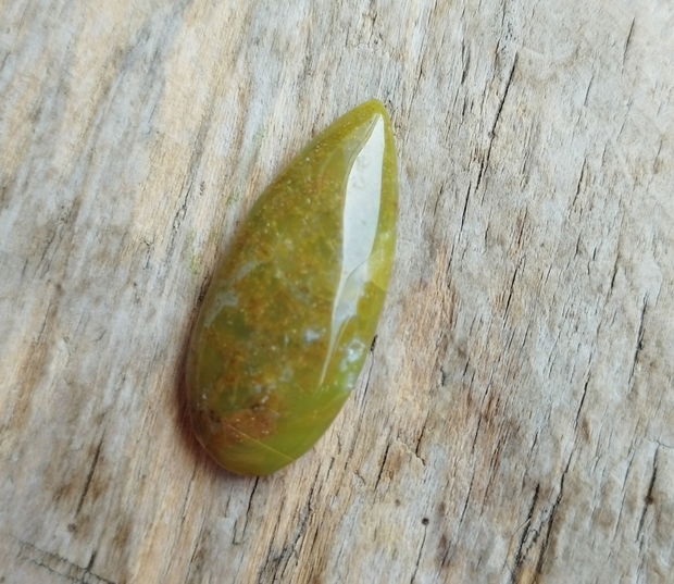 Cabochon opal verde, 34x15x5.5 mm