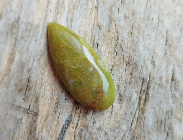 Cabochon opal verde, 34x15x5.5 mm