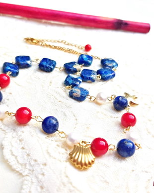 Colier marin cu lapis lazuli perle si coral