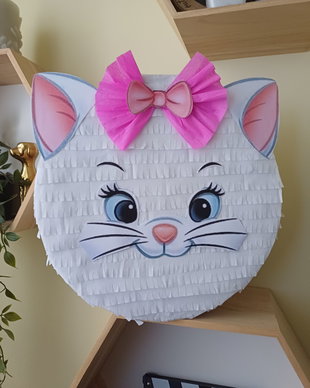 Pinata piniata Pisicuta