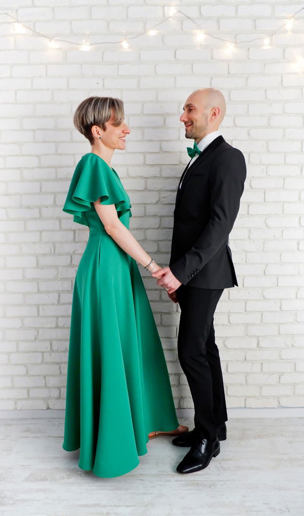 Rochie Lunga Eleganta Verde cu Volane pe Umeri