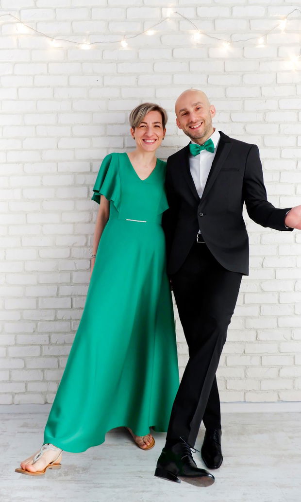 Rochie Lunga Eleganta Verde cu Volane pe Umeri