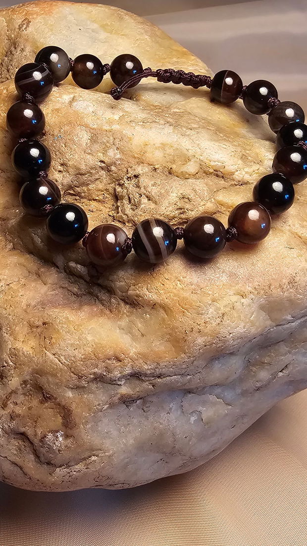 Striped brown agate