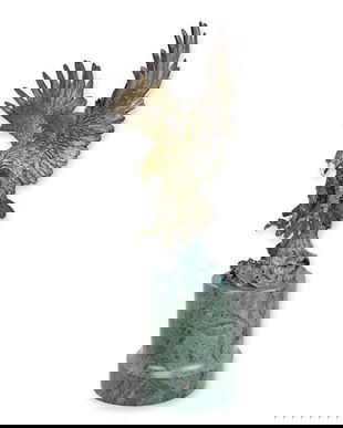 Vultur-statueta din bronz cu un soclu din marmura