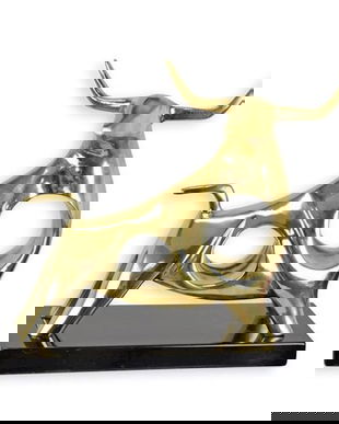 Taur-statueta moderna din bronz cu un soclu din marmura