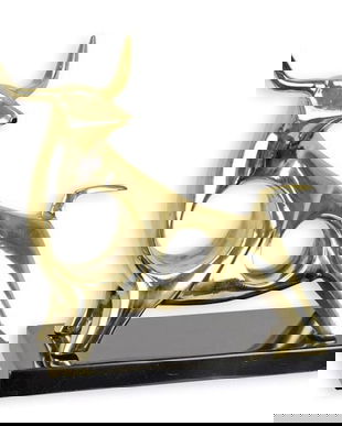 Taur-statueta moderna din bronz cu un soclu din marmura