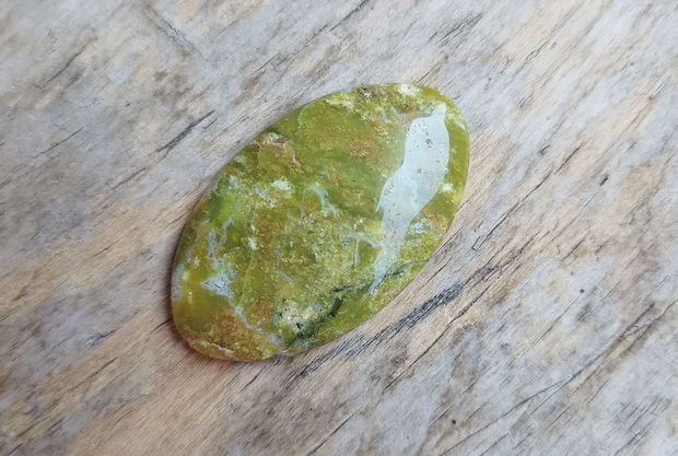 Cabochon opal verde, 46x26x7 mm