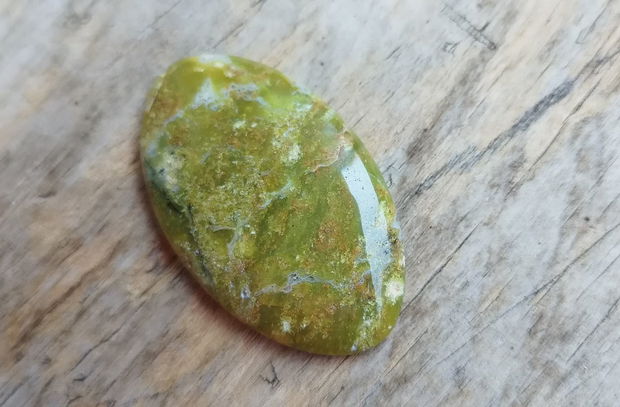 Cabochon opal verde, 46x26x7 mm