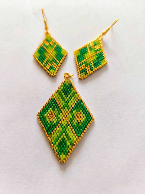 Set cercei si medalion Emerald Green