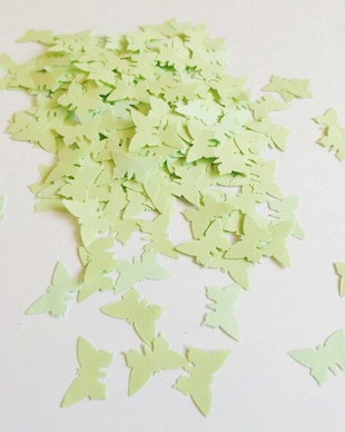 Confetti fluturi