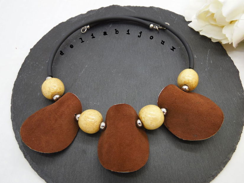 Colier statement handmade unicat- piele, lemn, howlite (cod1050)