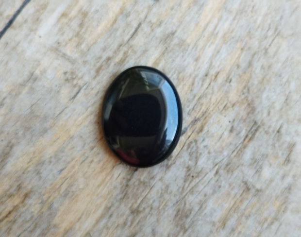 Cabochon obsidian 36x29x7 mm