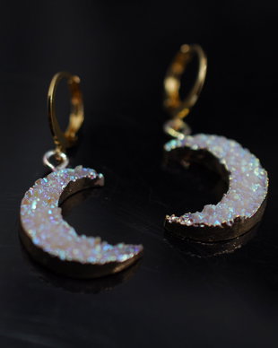 Cercei Holographic Moon din rășină, inox și alamă, cercei lungi, cercei statement, cercei handmade