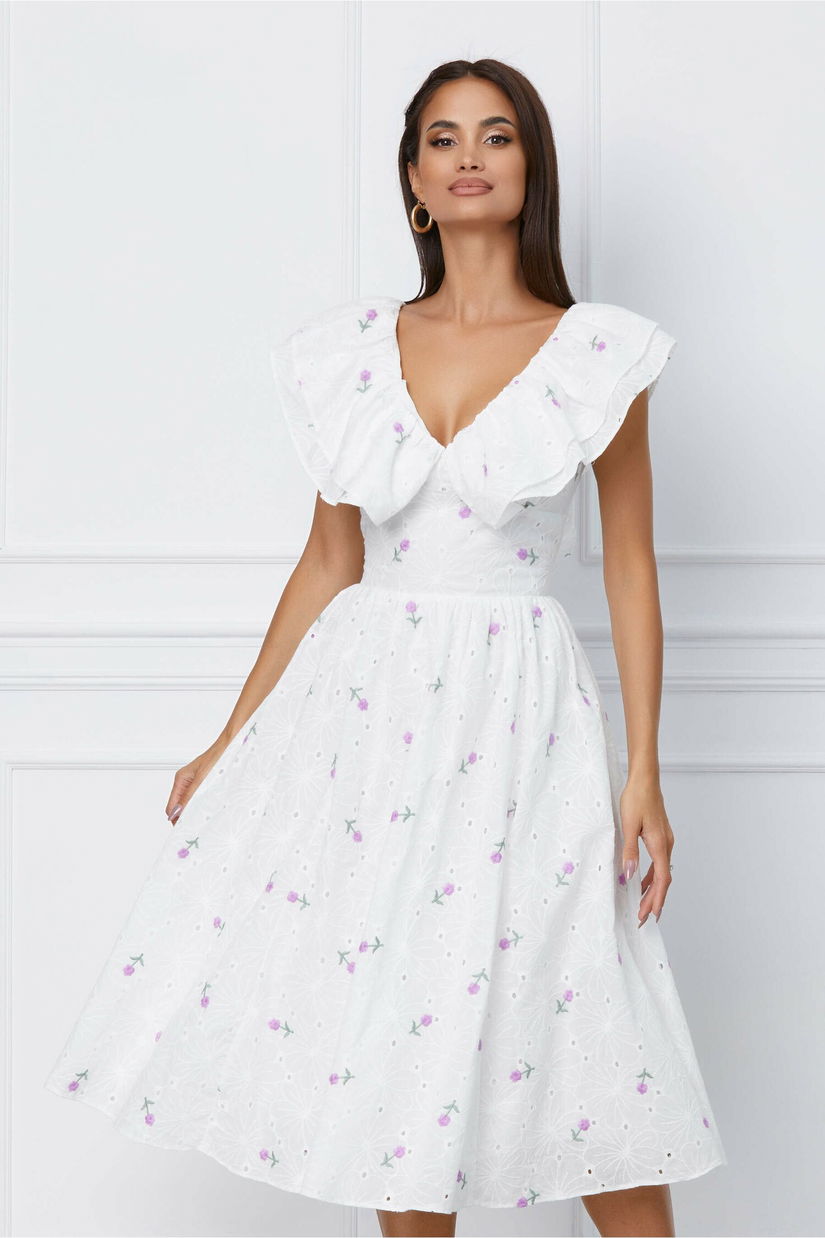 Rochie DY Fashion alba din ghipura cu flori lila si volane la bust