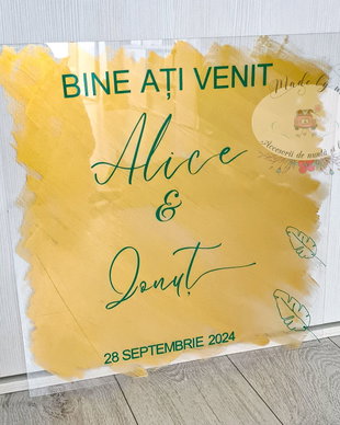 Panou intampinare auriu cu verde