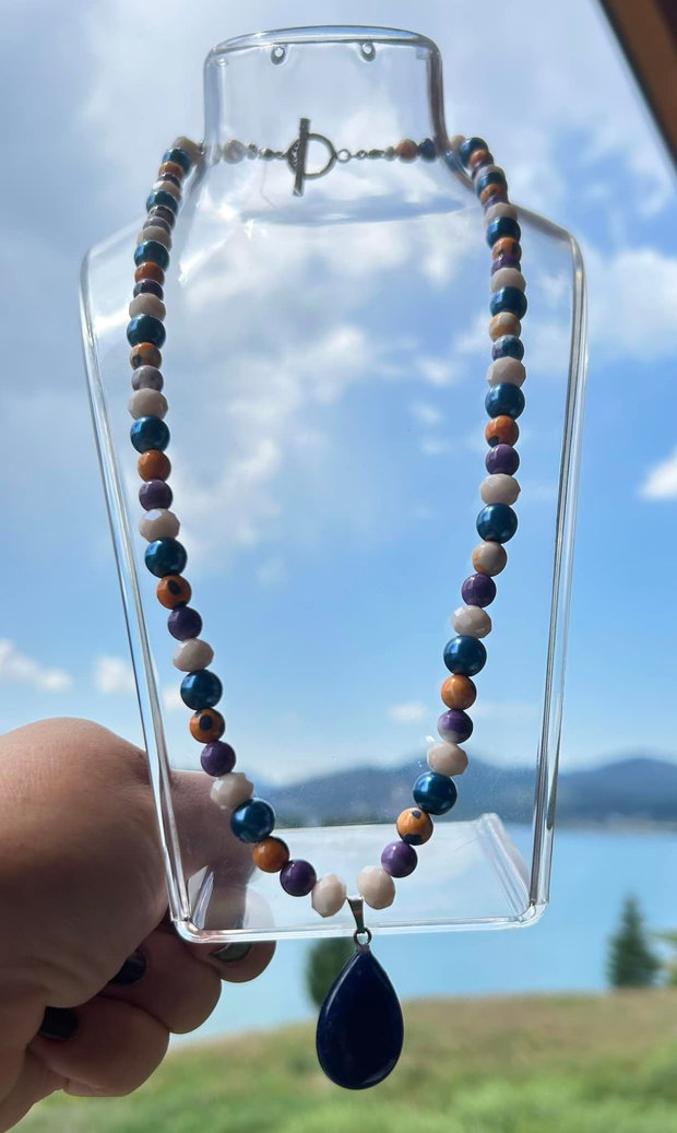 Set colorat din mărgele acrilice si perle de sticla bleumarin