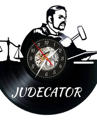 JUDECATOR-ceas de perete