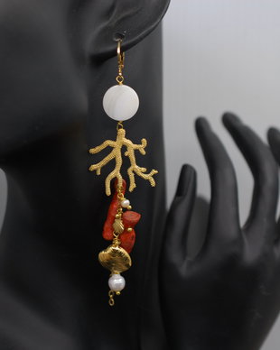Cercei din alama si coral, cercei lungi, cercei statement, cercei handmade