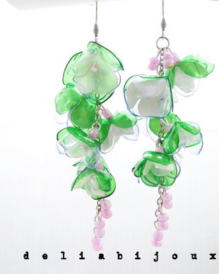 Cercei statement handmade unicat - PET-uri (plastic) reciclate - flori (cod1052)