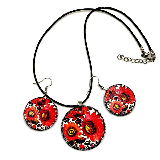 Set colier si cercei lemn, motiv floral folk art 2634