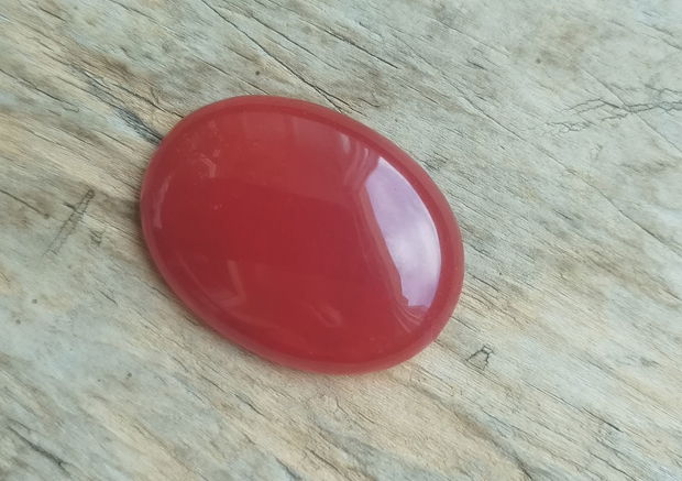 Cabochon jad rosu, 40x30 mm