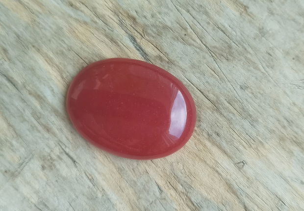 Cabochon jad rosu, 40x30 mm