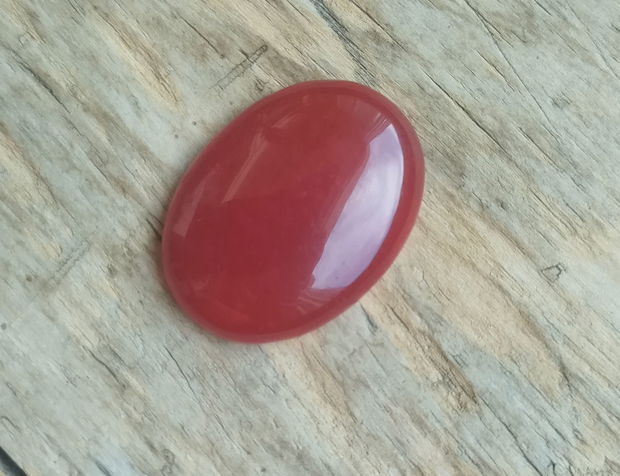 Cabochon jad rosu, 40x30 mm