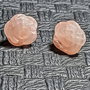 Cercei argint cuart roz gravat floare tija argint minimalisti boho chic trendy  cadou - Transport gratuit