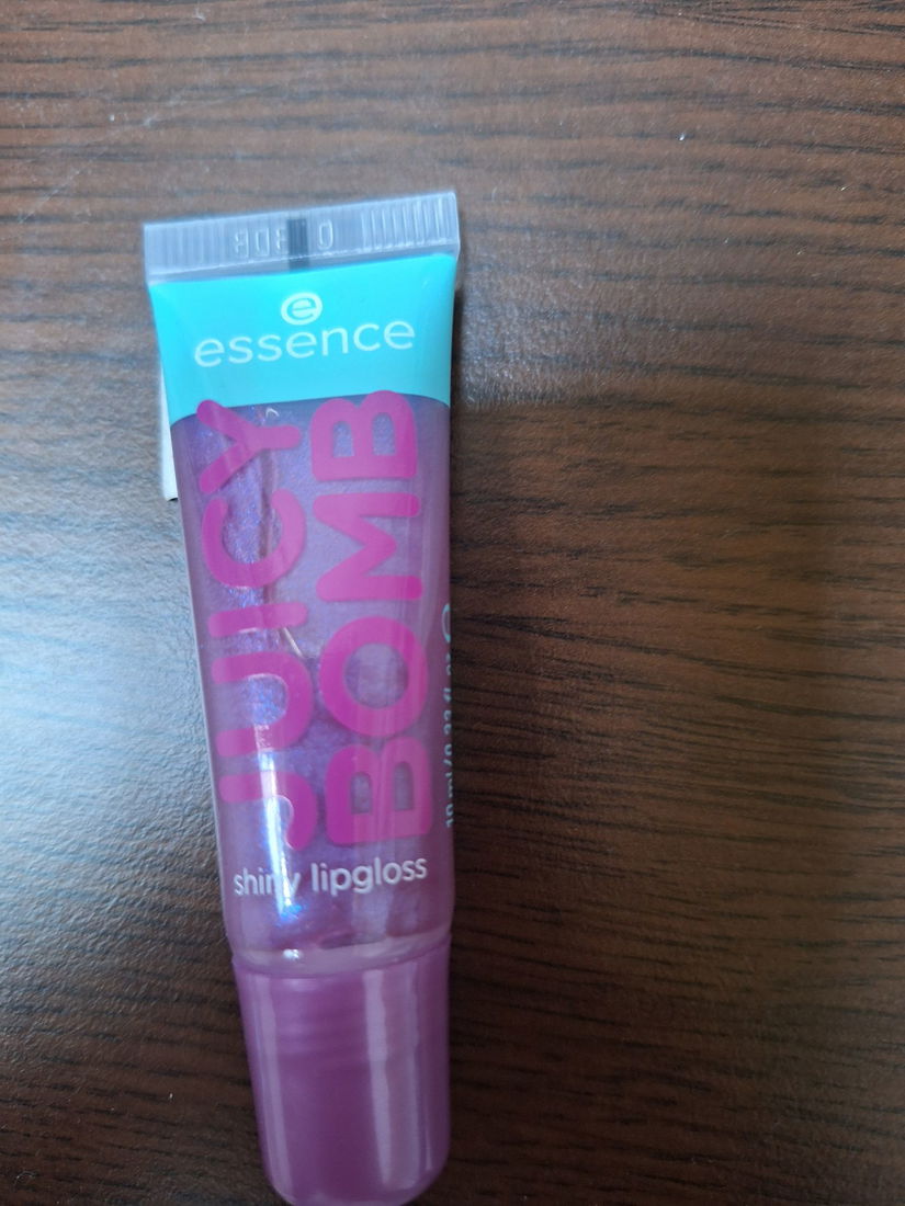 Essence juicy bomb