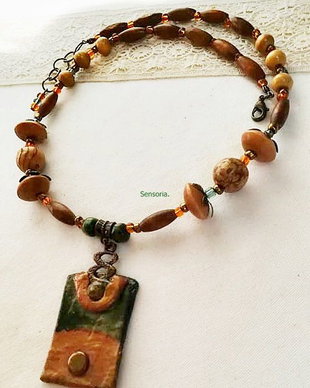 colier rustic ceramica si lemn