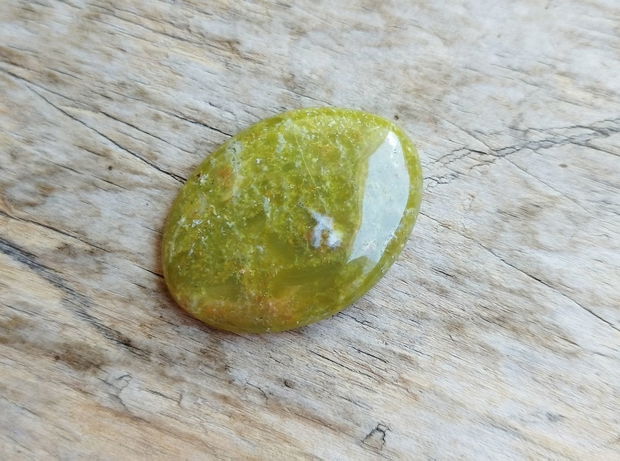 Cabochon opal verde, 33x24x6 mm