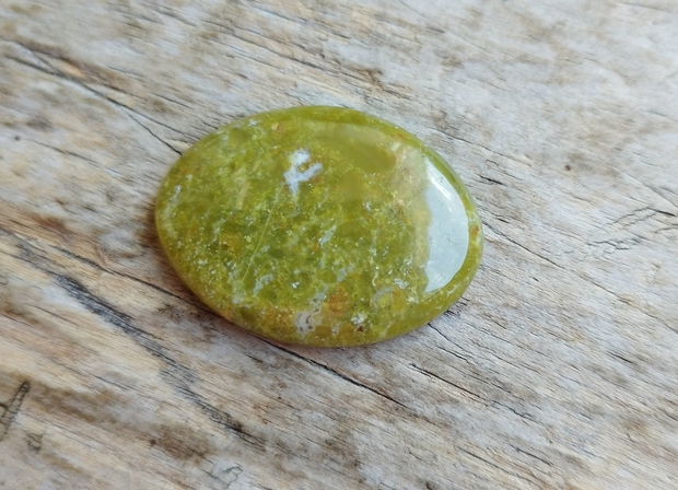 Cabochon opal verde, 33x24x6 mm