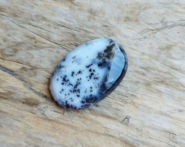 Cabochon opal dendritic, 32x22 mm