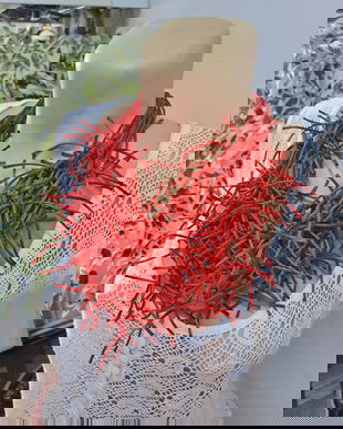 Colier,, messy",rosu