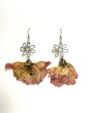 cercei handmade unicat din rasina si flori naturale