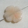 Pandantiv floare gravata manual din jad portocaliu pal aprox 30.5x30x6 mm