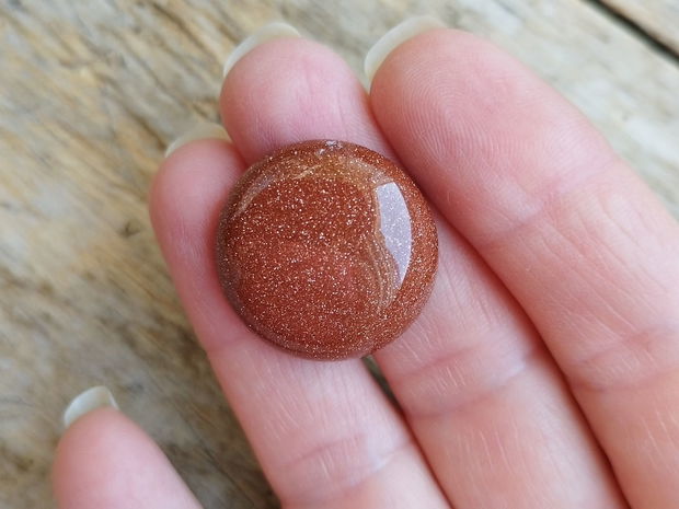 Cabochon goldstone (piatra soarelui), 25 mm