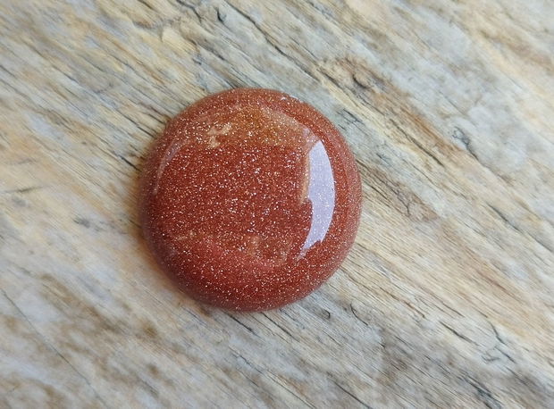 Cabochon goldstone (piatra soarelui), 25 mm