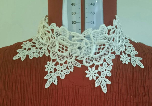 Choker din dantelă