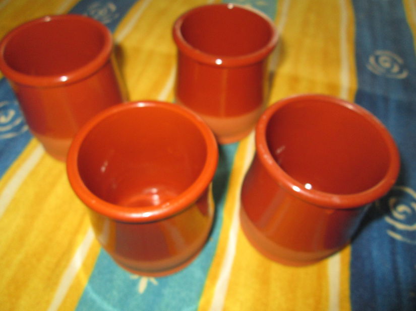 set 4 pahare /canite   ceramica