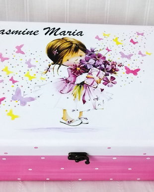 Cutie trusou de botez/mot/turta, fetita cu flori si fluturasi