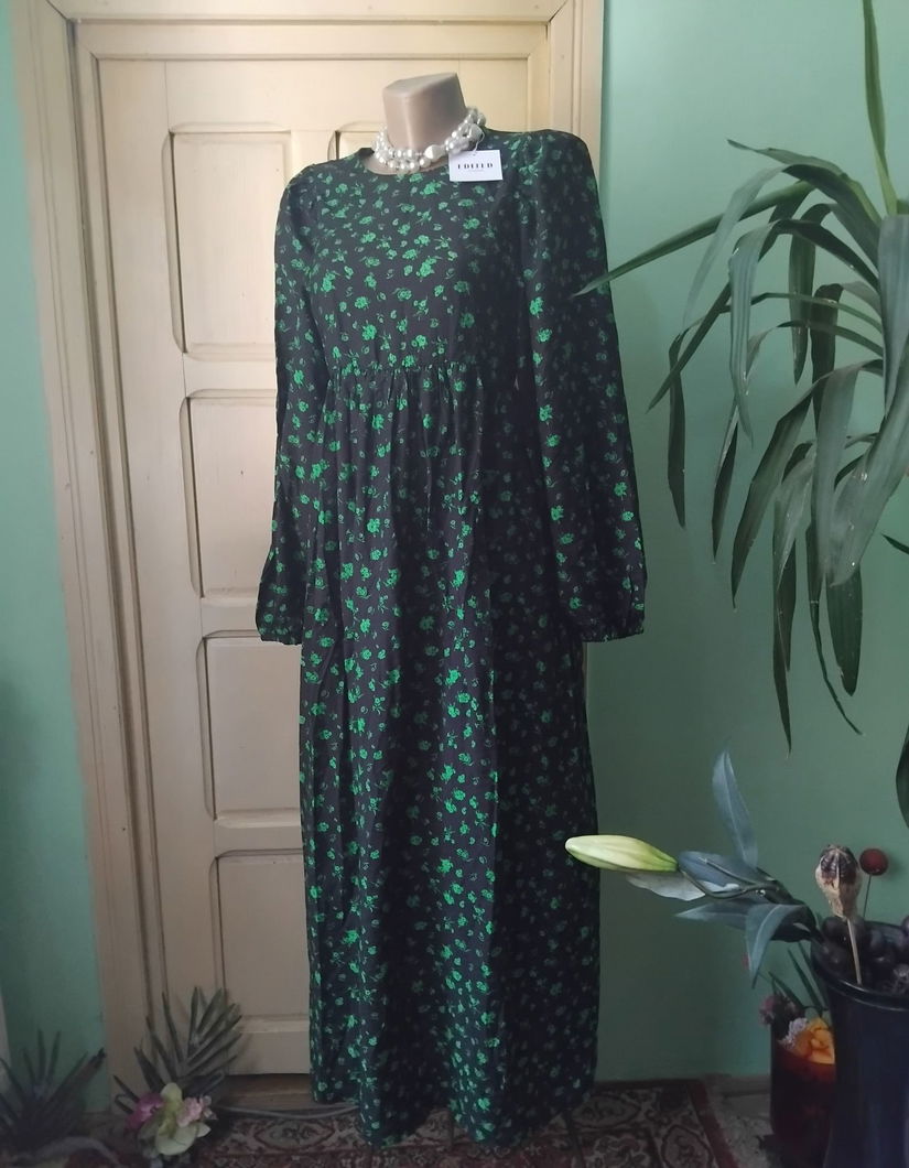 Rochie noua, imprimeu verde pe fond negru