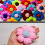 Flori 3D 10 cm, pufoase, diferite culori, crosetate manual. Aplicatii handmade pentru haine. Aplicatie de cusut sau lipit. LA COMANDA