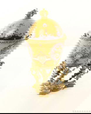 Bomboniera ou din portelan cu leuti din bronz