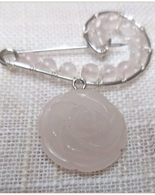 BROSA- SFERE SI FLOARE DE CUART ROZ