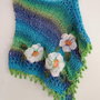 Poncho cu margarete impaslite