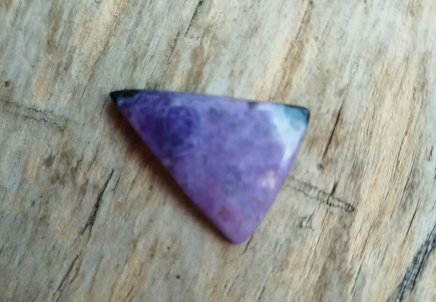 Cabochon charoite, triunghi, 19x24x24 mm