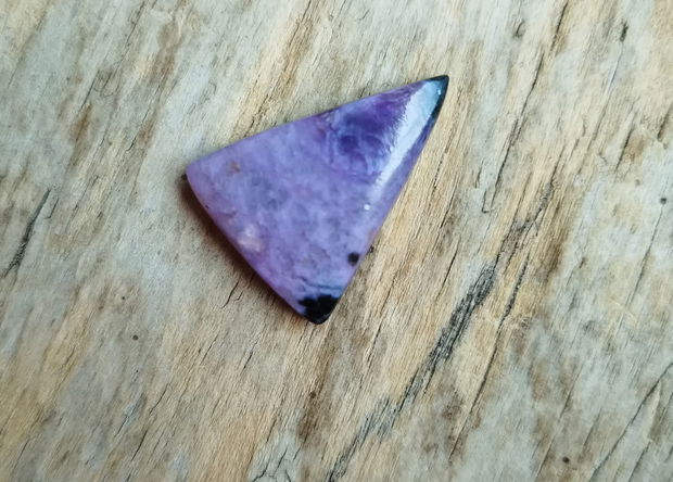 Cabochon charoite, triunghi, 19x24x24 mm