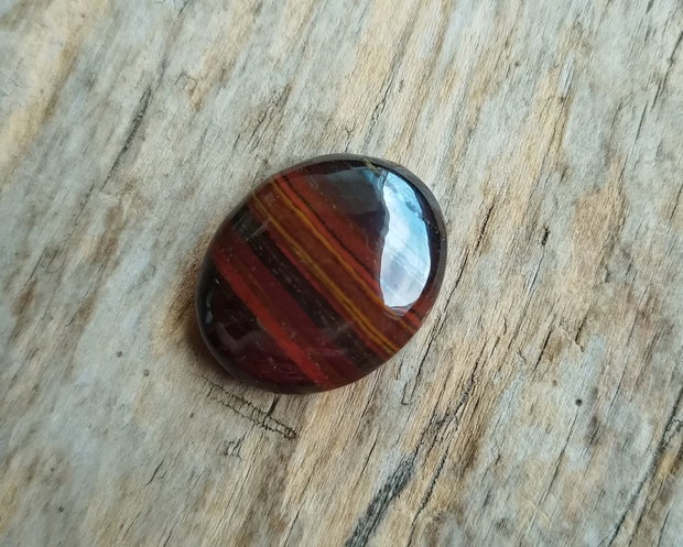 Cabochon jasp rosu cu pirita, 24x18x7 mm